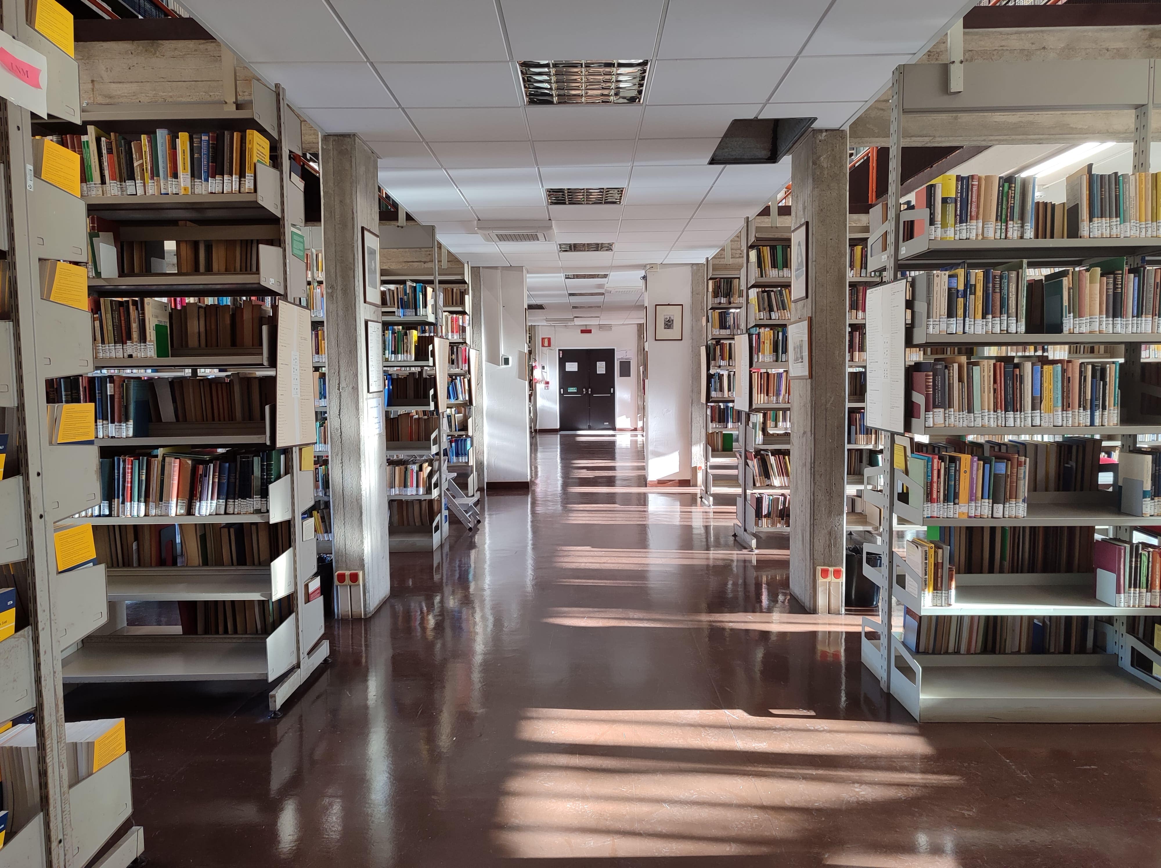 Foto BIBLIOTECA DI MATEMATICA E INFORMATICA